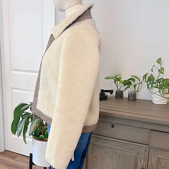 Madewell Sherpa Portland Jacket - Cozy and Stylish Outerwear! - Picture 5 of 11